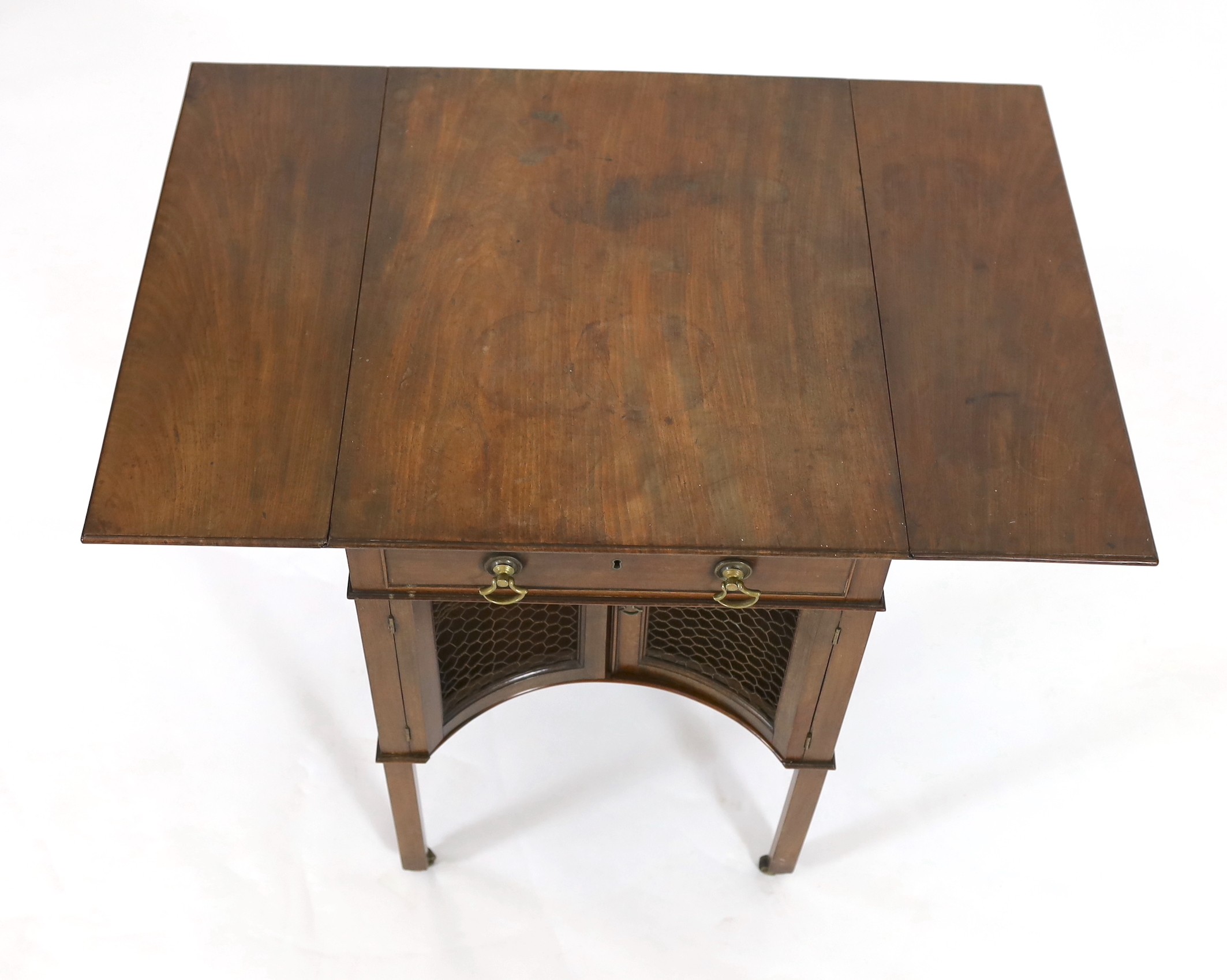 A George III mahogany Pembroke breakfast table, after a Chippendale design, W.49cm D.59cm H.72cm